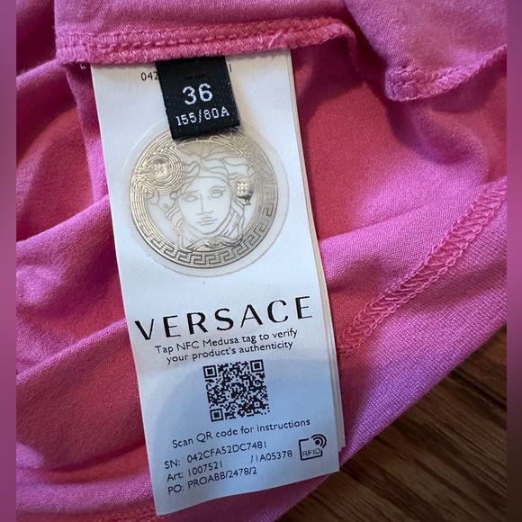 Versace slogan-print T-shirt (New) - Picture 5 of 9